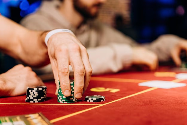 erek 68 mobile app interface showing live dealer tables